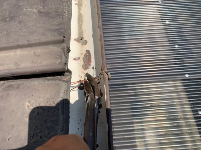 雨樋の番線カット